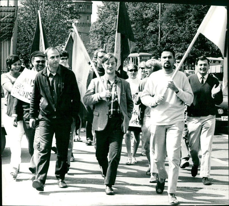 STUDENTS INP DEMONSTRATION FILM STROKE PAPIRST - Vintage Photograph