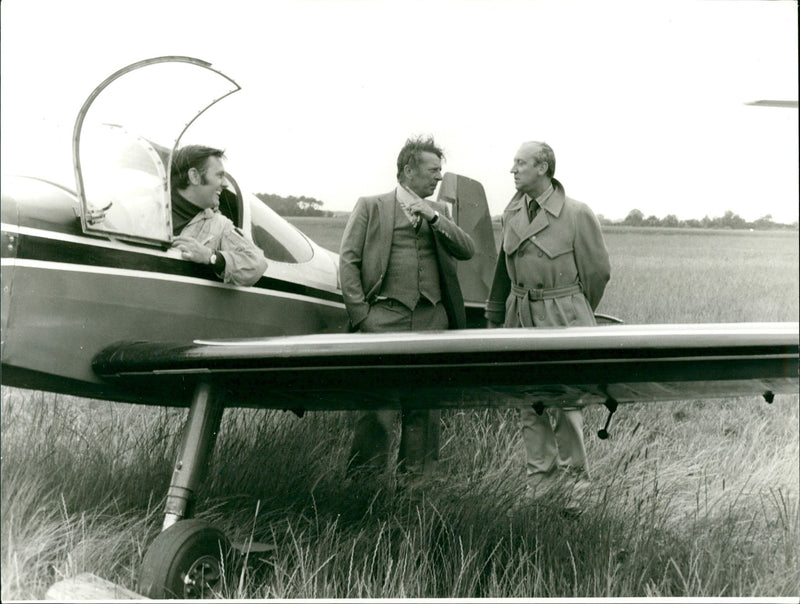 The perpetrator on the trail - "flight lesson" - Vintage Photograph