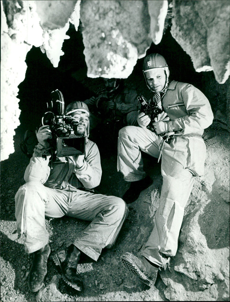 TIGER CAMERA DER ZIRKUS KOMMT PETER ROSINSKI KEEP FILM - Vintage Photograph