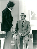 1979 WRITER AVINA URSULA RANN TAKES OFF HER BLOUSE THUS TRIES HAMBURY - Vintage Photograph