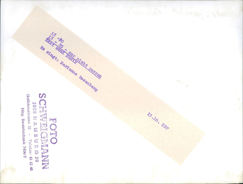 18-20 just don't fit - skat and music - Vintage Photograph