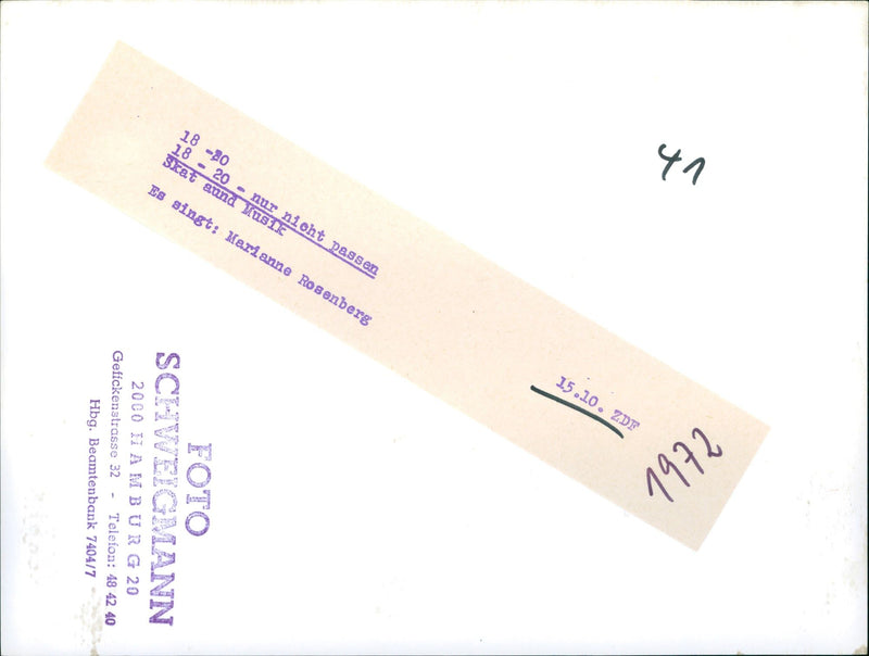 18-20 just don't fit - skat and music - Vintage Photograph