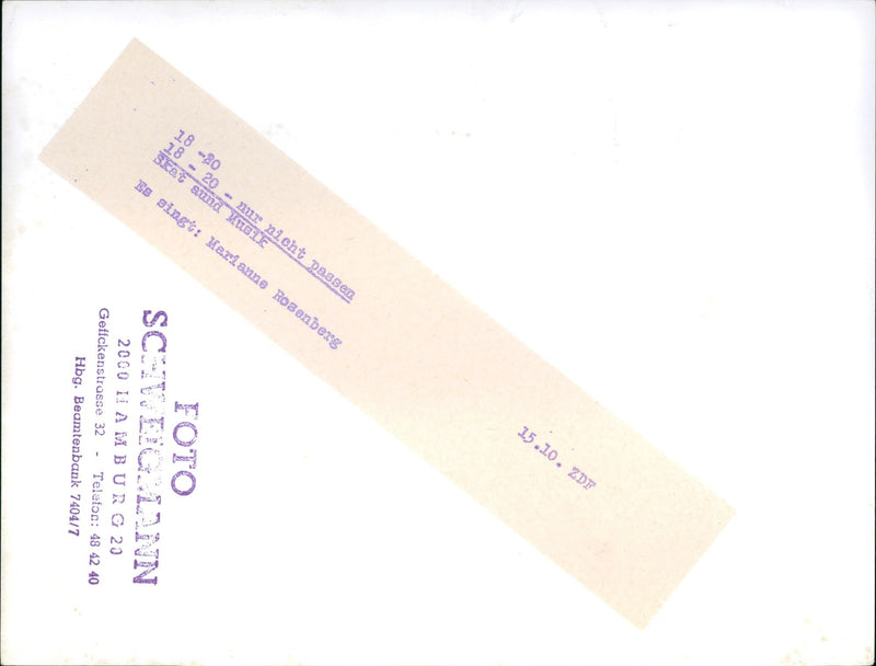 18-20 just don't fit - skat and music - Vintage Photograph