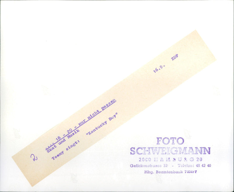 Just don't fit - skat and music - Vintage Photograph