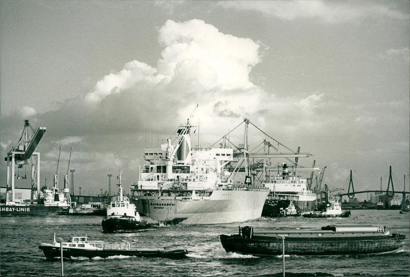 NOTE DWINDLING ECONOMY HAS AFFECTED TRANSHIPMENT RESULT - Vintage Photograph