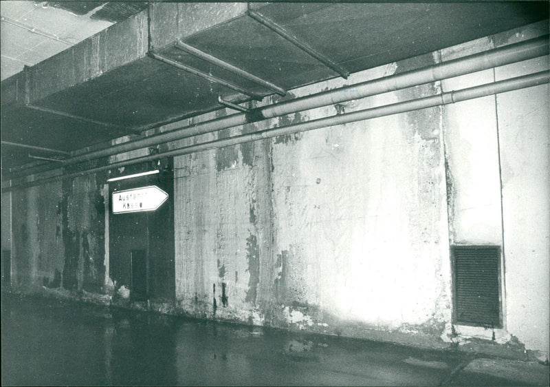 HANAU AUSTAN KOS RELEASED CINEMAS AND FILM - Vintage Photograph
