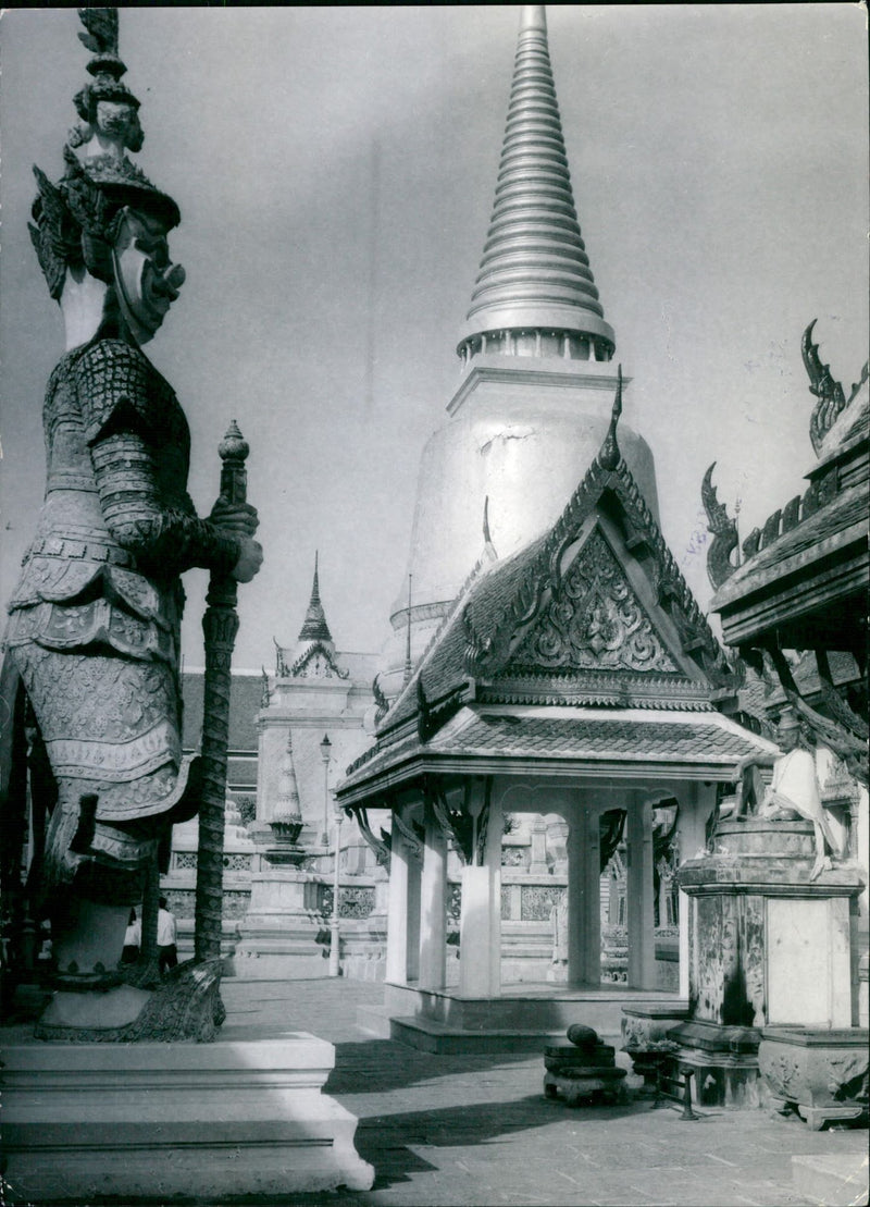 1970 BANGKOL MONASTERY OF EMERAGD BUDDHA BANGKOK GROE FISSILE IMAGE MOTIF - Vintage Photograph