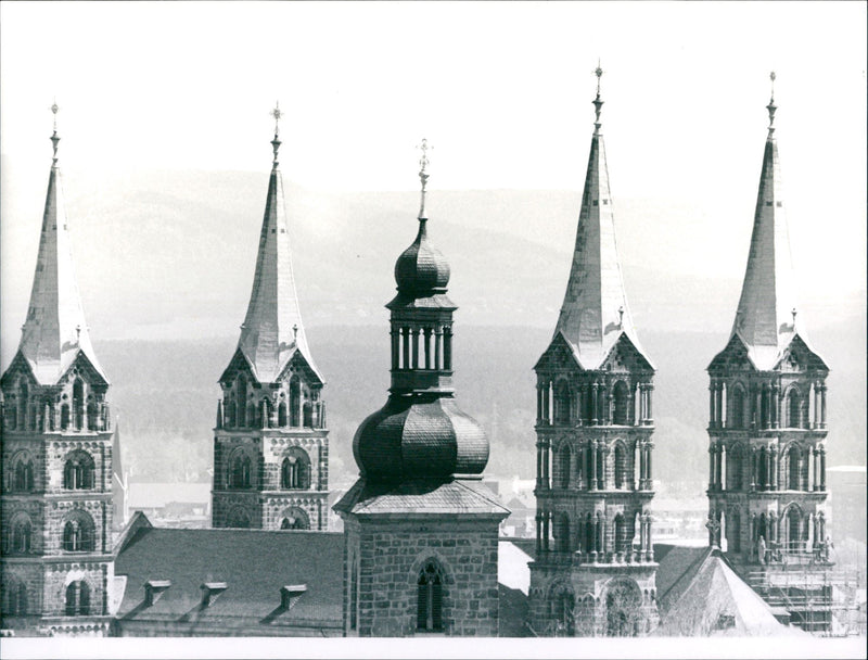 BAMBERG TOWER JAKOBSKIRCHE WHICH TANKS BETWEEN MANIAN - Vintage Photograph