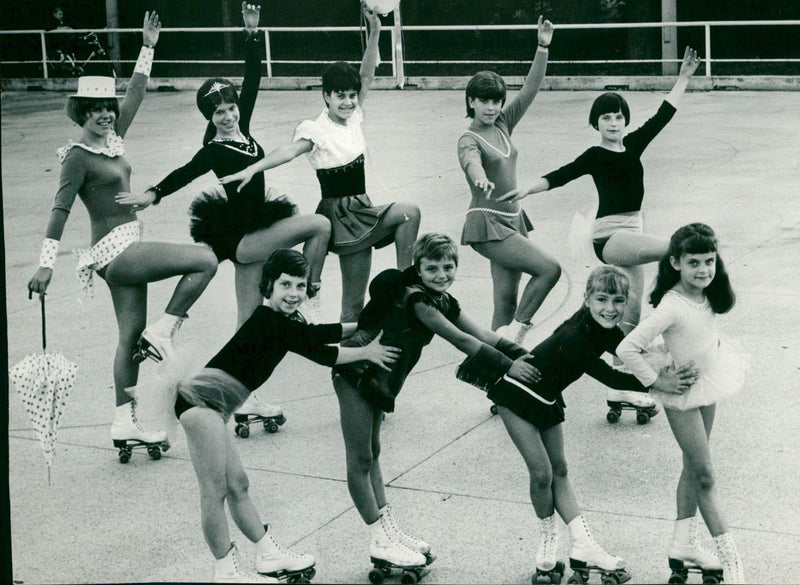 Roller skaters - Vintage Photograph