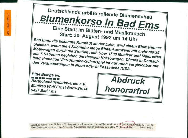 1992 KILOMETER LONG BLOOD CARAVAN ROLLS THROUGH STREETS - Vintage Photograph