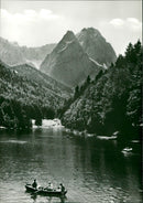 RIESSERSEE GARMISCH PARTENKIRCHEN SURMOUNTED SMALL AND GROEN - Vintage Photograph