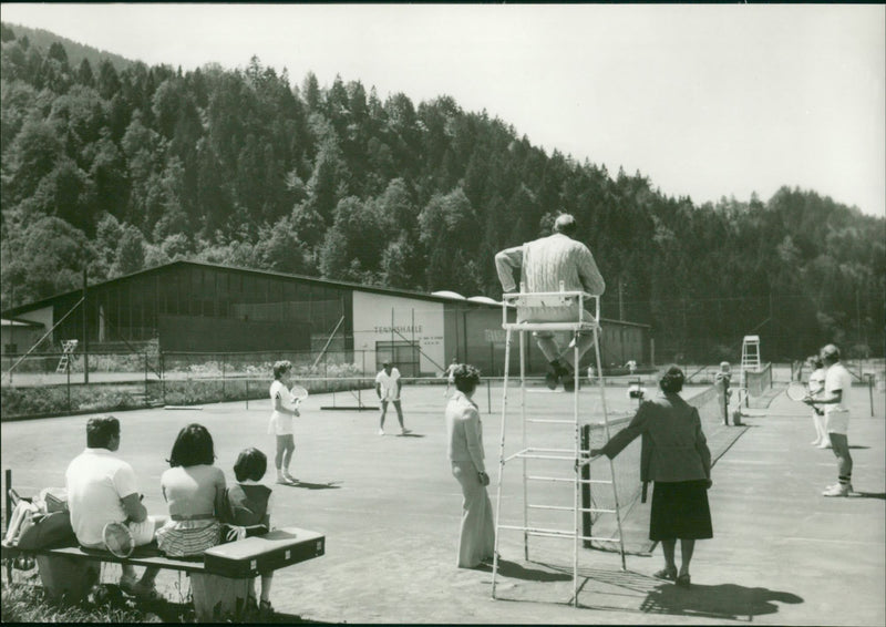 GARMISCH PARTENKIRCHEN OFFERS FRIENDS TENNIS LOT FACILITIES OUR - Vintage Photograph