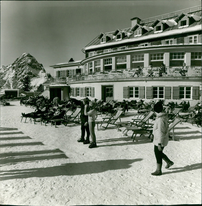 RIESSERSEE ALPSPITZE LANDMARK GAR MISCH PARTENKIRCHEN AND - Vintage Photograph
