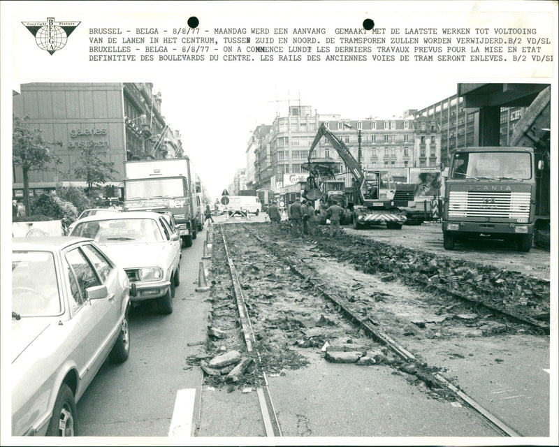 BRUSSEL /77 - MAANDAG WERD EEN AANVANG GEMAAKT MET DE LAATSTE WERKE - Vintage Photograph