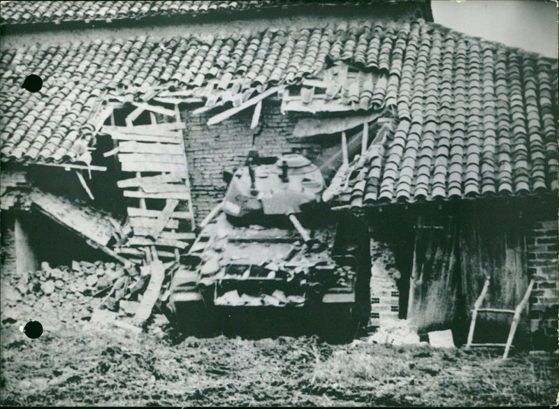 French army in back up with tank to control a madman. - Vintage Photograph