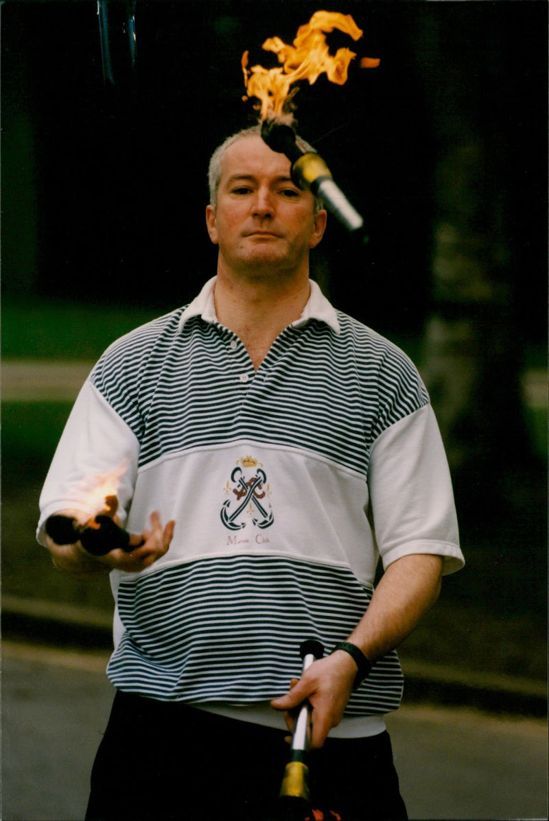 Max Cu
8.3 SpA Townsend Sch fair Juggling parent Stuart COURTNEY - Vintage Photograph