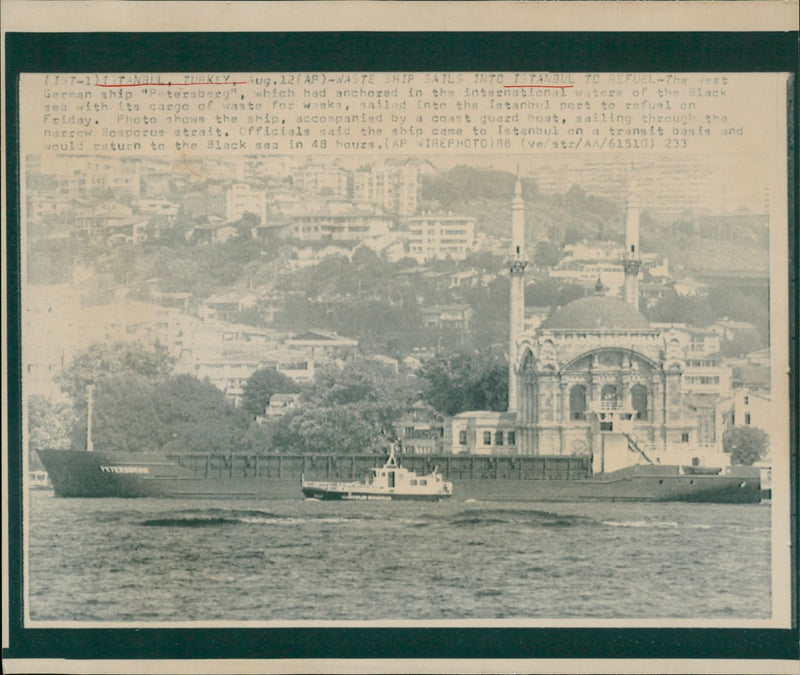 ISTANBUL REST EMANSHIP PTERSBERGH HAD ANCHORED BLACK INTERNATIONAL - Vintage Photograph