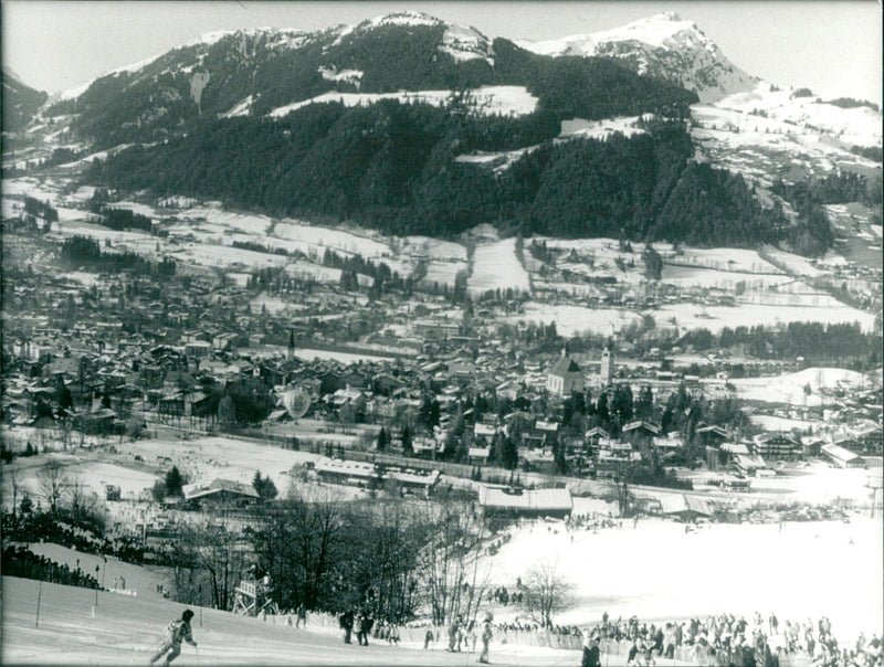 PROPERTY SKI OWNHILL KITZBUHEL OVERVIEW SLOPE HAMBURY - Vintage Photograph