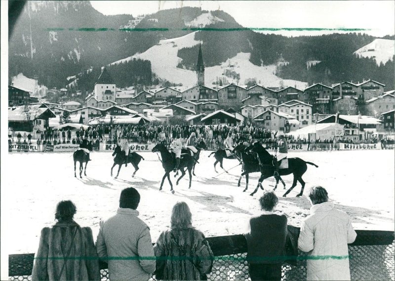 1986 KITZBUHEL THOMAS STANKIEWITZ REITMONSTRASEIO MUNICH PHONE KTO HYPO LEHEL - Vintage Photograph