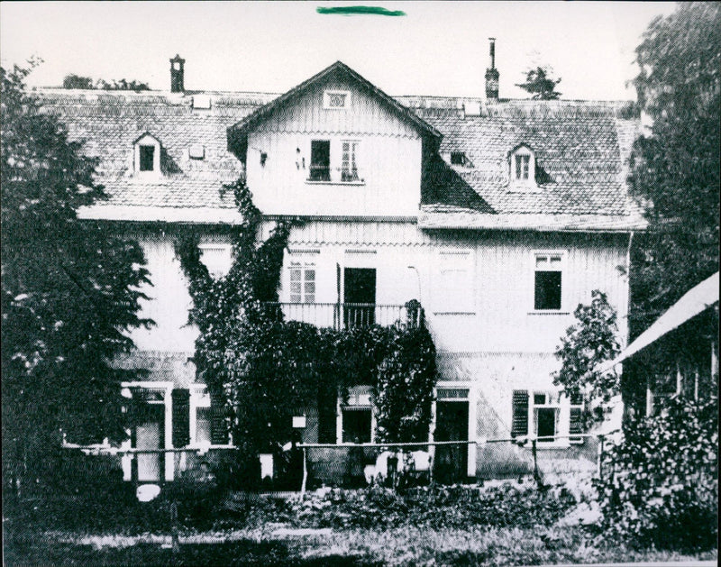1992 BURGS VILLA FRIEDRICH STOLTZE GERMAN POET AND WRITER - Vintage Photograph
