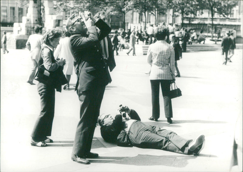 OSSD COLN HOPEFULLY HANDLE OPEN HAND POCKETS MICHAEL FILM - Vintage Photograph