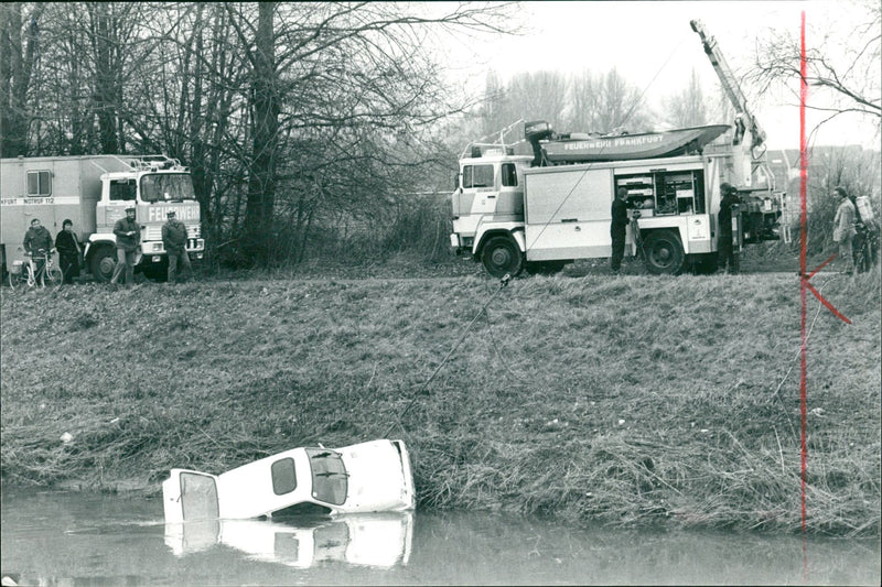 1988 STEEL BOSLED NUDE VEHICLE CAR HAD BEEN STOLEN ECKE - Vintage Photograph