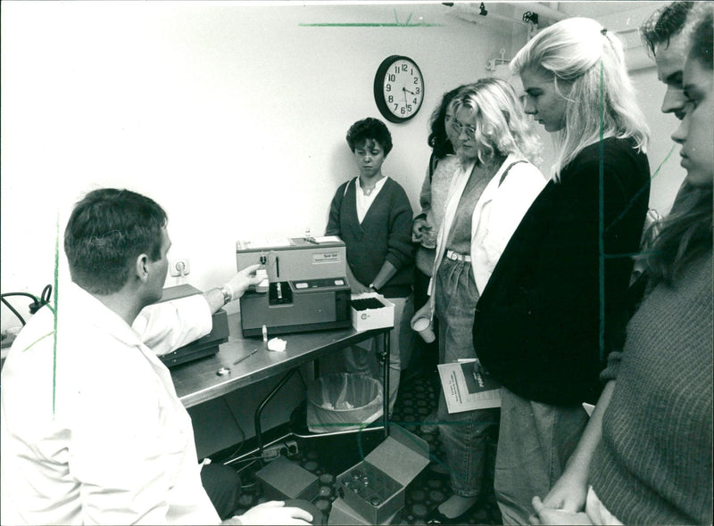 1986 GIFT FRANKF SYNANO HELP EXTRO SCHOOL CLASS ARMY JAMES FILM - Vintage Photograph