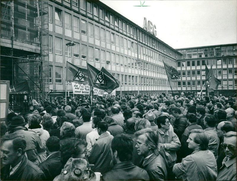 BUILDING HALL SVIR MEMBERS NURNBERG FRONT HEADSQUART FILM - Vintage Photograph