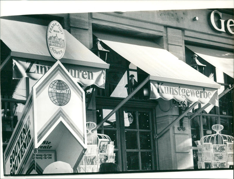 ROMERBE OSTZEILE YOU HAVE FIVE PFENNIG TERY RUNGONG PAGAL COP FILM - Vintage Photograph