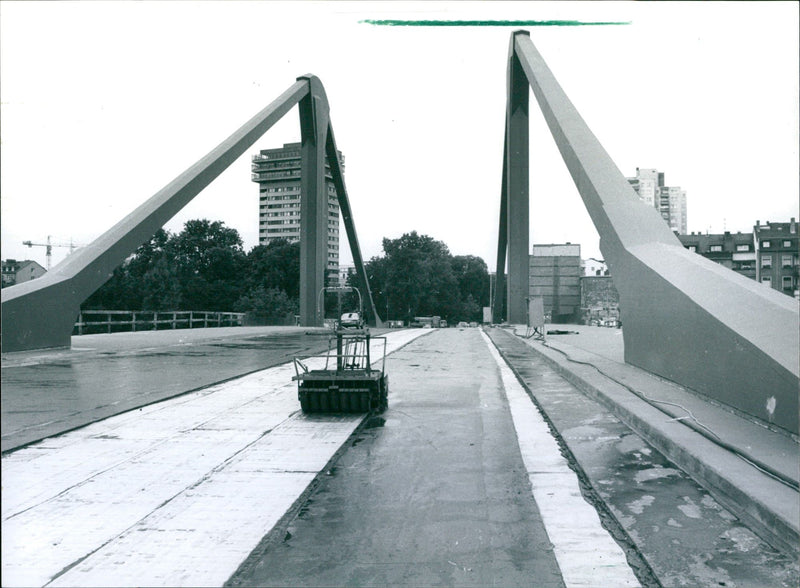BRICK ROLLER BRIDGE CONSTRUCTION MODELS PLANE EXTRA FILM - Vintage Photograph