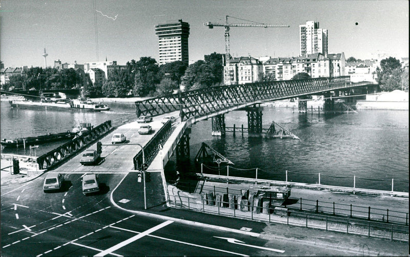 1983 MODELS TARPAULIN EXTRA VERSCH INAUGURATION BRUCK FLOSSERBRUCKE CONSTR FILM - Vintage Photograph