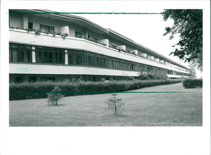 1986 SELECTIONS HEIZSEL SETTLEMENT BUILT ABOUT SIX DECADES AGO AND CONTINUED - Vintage Photograph