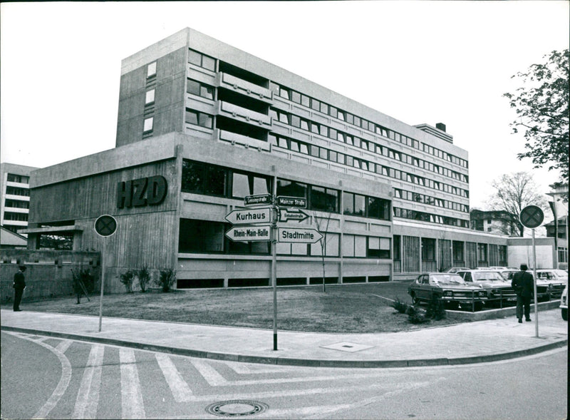 1972 WIESBADEN MINISTERIA UNTERVERLETTURE INGOVONT AXTOSENHEIT ALBERT FILM - Vintage Photograph