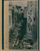 1987 MARILYN MONROES FAMOUS POSE SECOND IMAGE INTERNATIONAL FILM - Vintage Photograph