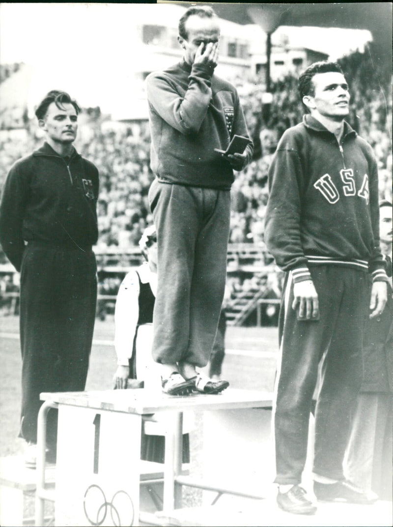 Olympia - 1500m run - Vintage Photograph