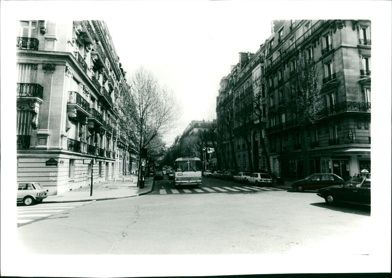 UNITED STATES PARIS AND AMERICA NEW FILM - Vintage Photograph