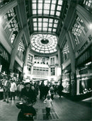 1991 MISCELLANEOUS LEIPZIG WILT BACK TOP ARD UHR INVESTMENT FILM - Vintage Photograph