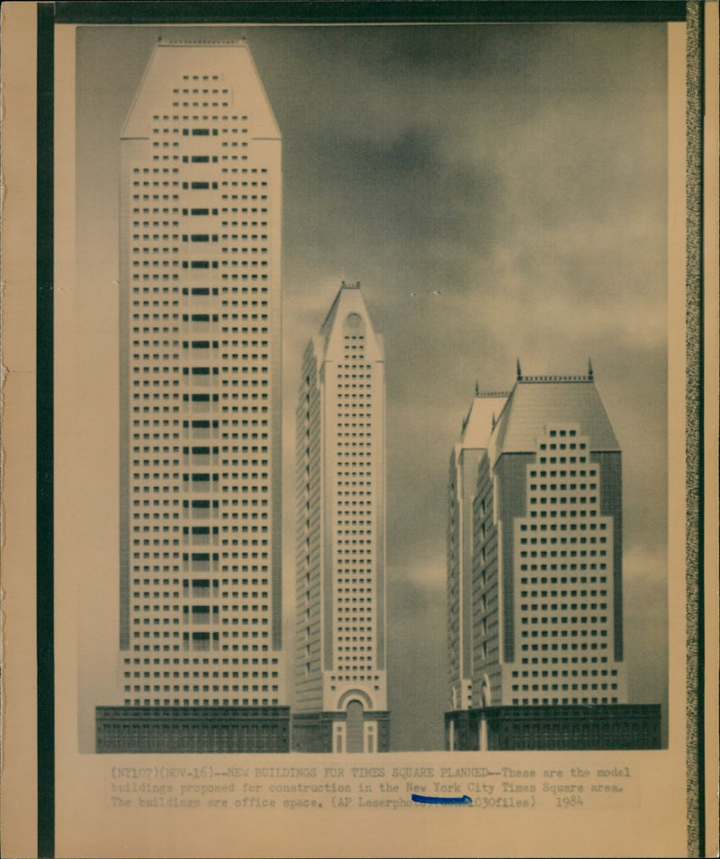 1984 TOWER FULLER BUILDING UGANDA CHRYSLER EMPIRE BUILD YORK WORLD MODEL - Vintage Photograph