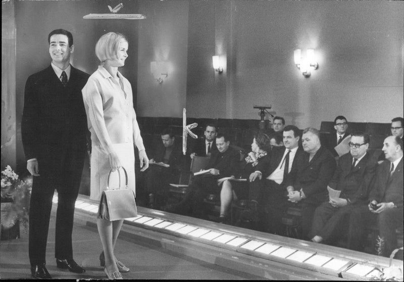 PREPARATION WINTER OLYMPIA GRENOBLE FILM RELEASED - Vintage Photograph