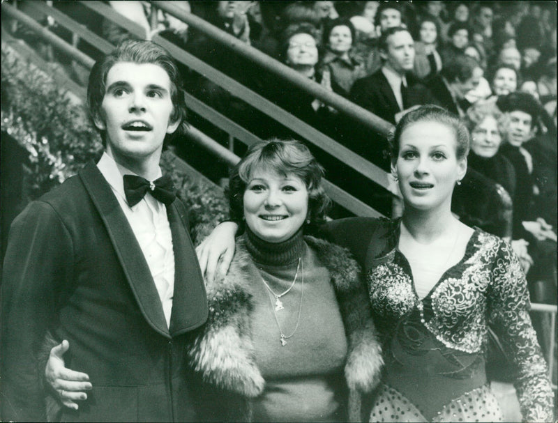 Irina Moissejewa and Andrei Minenkow, European Championships 1976 - Vintage Photograph