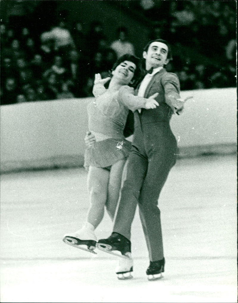 Lyudmila Pachomowa & Alexander Gorshkov - Vintage Photograph