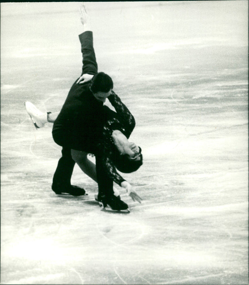 Lyudmila Pachomowa & Alexander Gorshkov - Vintage Photograph