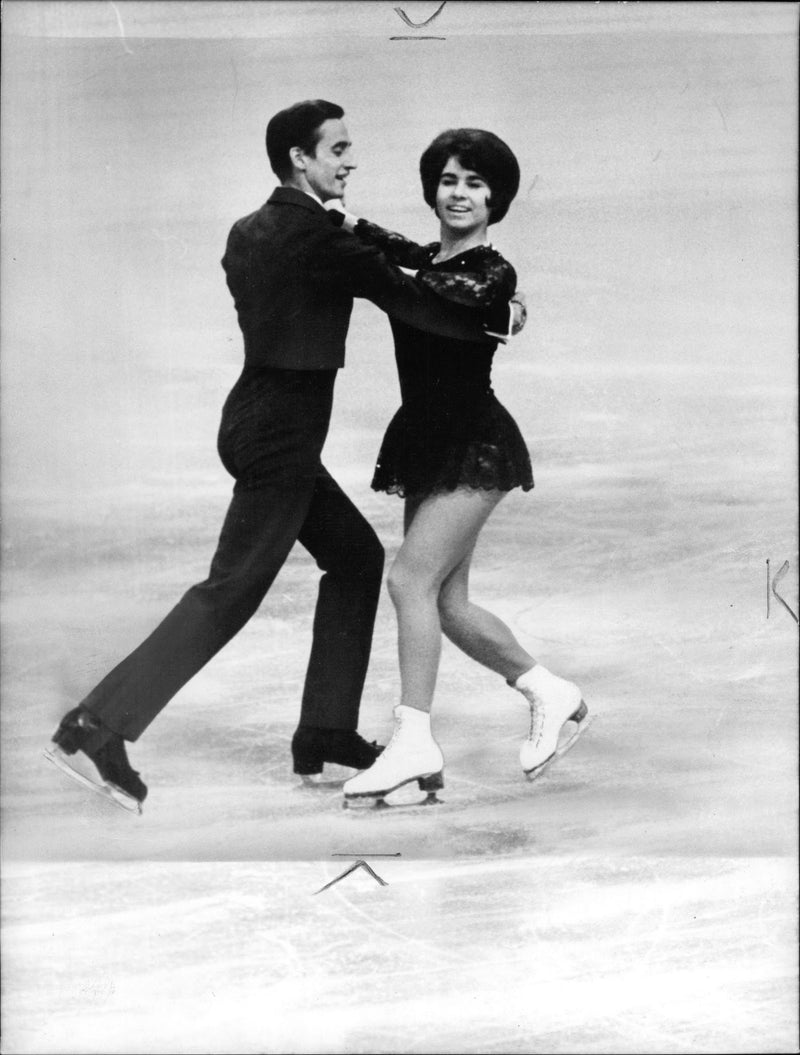 Lyudmila Pachomowa & Alexander Gorshkov - Vintage Photograph