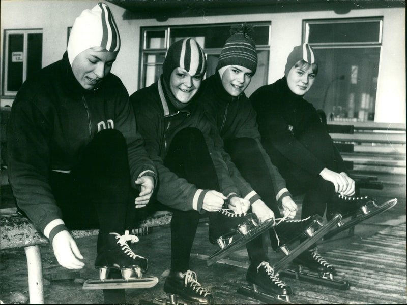 Rita Schmidt, Herlind Hürdler, Sabine Klingbeil, Sigrid Wienke - Vintage Photograph