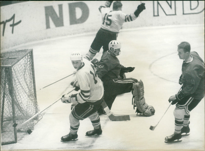 FILM BASED BOOK SAME WRITTEN - Vintage Photograph