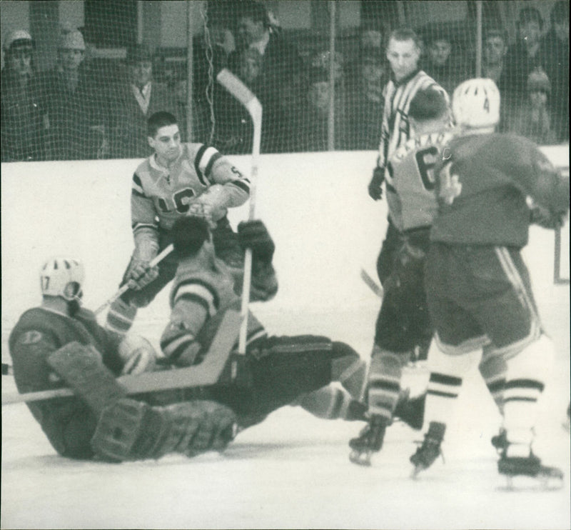 Ice hockey game GDR versus Canada - Vintage Photograph