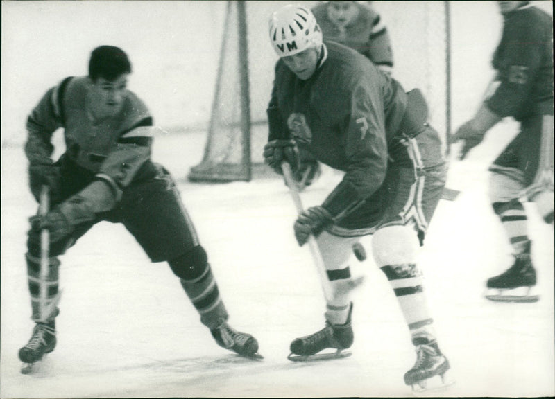 Ice hockey game GDR versus Canada - Vintage Photograph