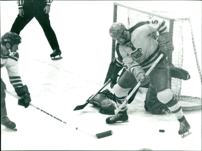 Ice hockey tournament SC Dynamo Berlin - HC Dukla Jihlava - Vintage Photograph