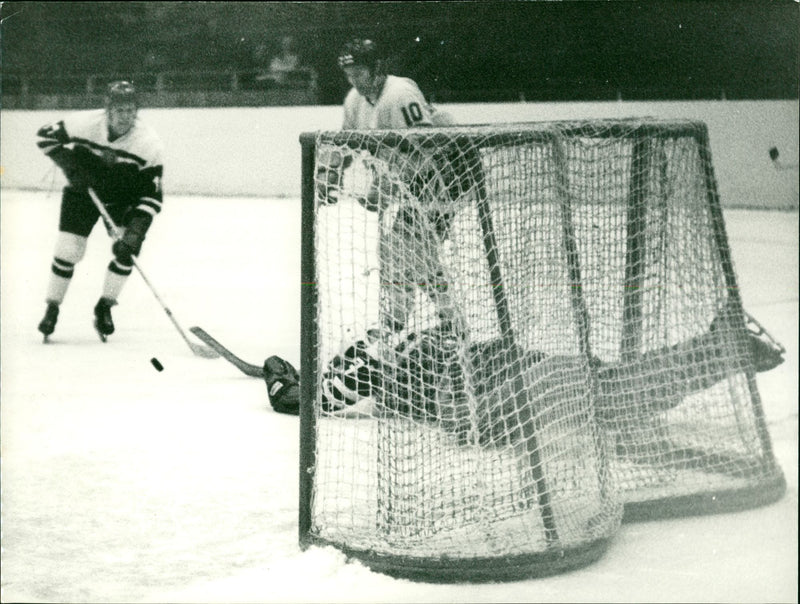 Ice hockey tournament GDR - Sweden - Vintage Photograph