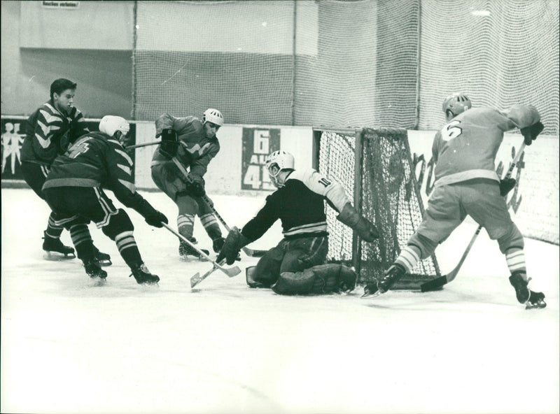 Ice hockey game TSC Berlin vs. SC Turbine Erfurt in 1968 - Vintage Photograph